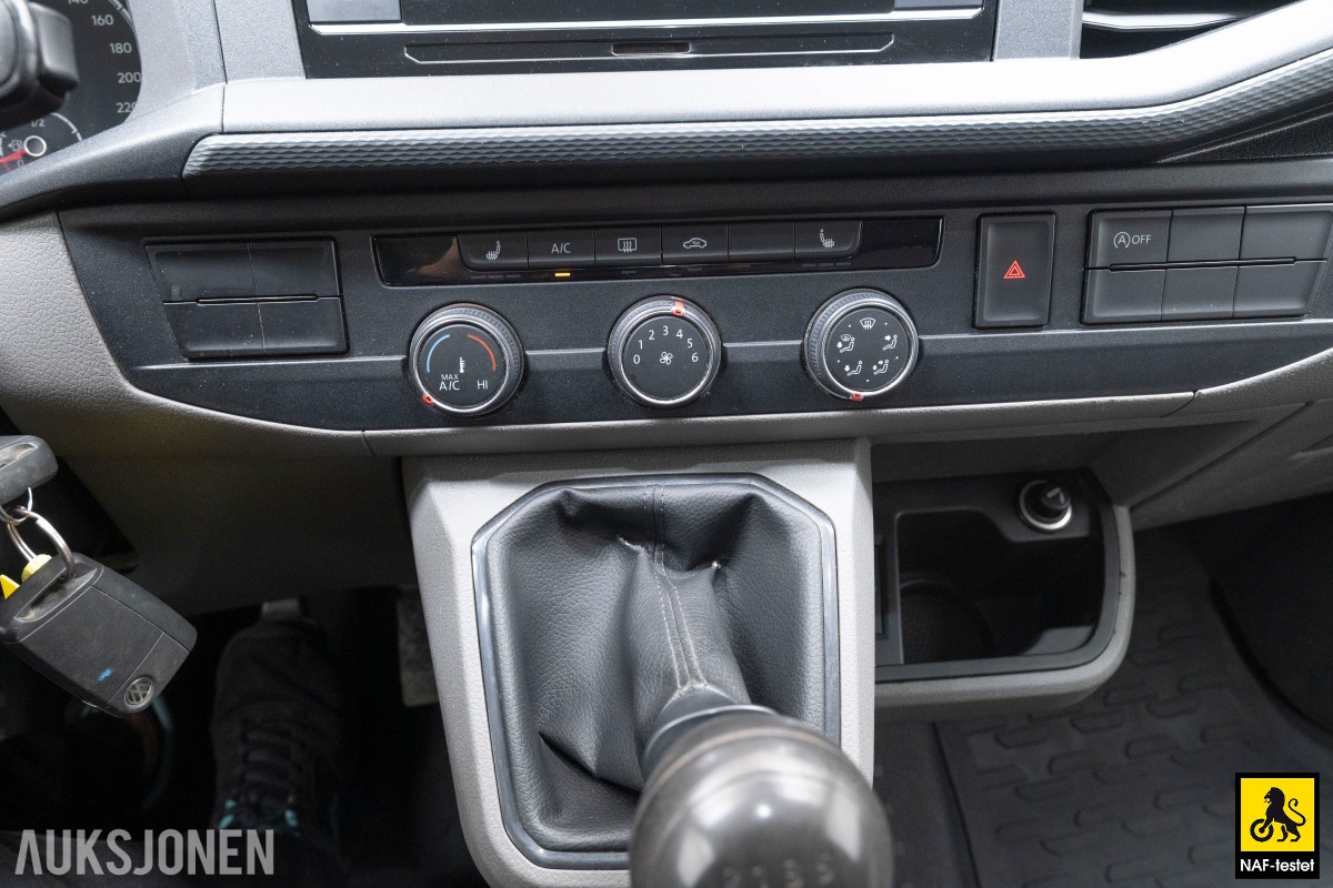 2020 VOLKSWAGEN TRANSPORTER 2,0 TDI 150HK LANG 4MOTION HENGERFESTE VARMER INNREDNING