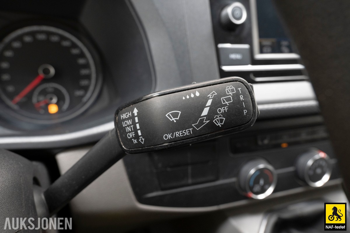 2020 VOLKSWAGEN TRANSPORTER 2,0 TDI 150HK LANG 4MOTION HENGERFESTE VARMER INNREDNING