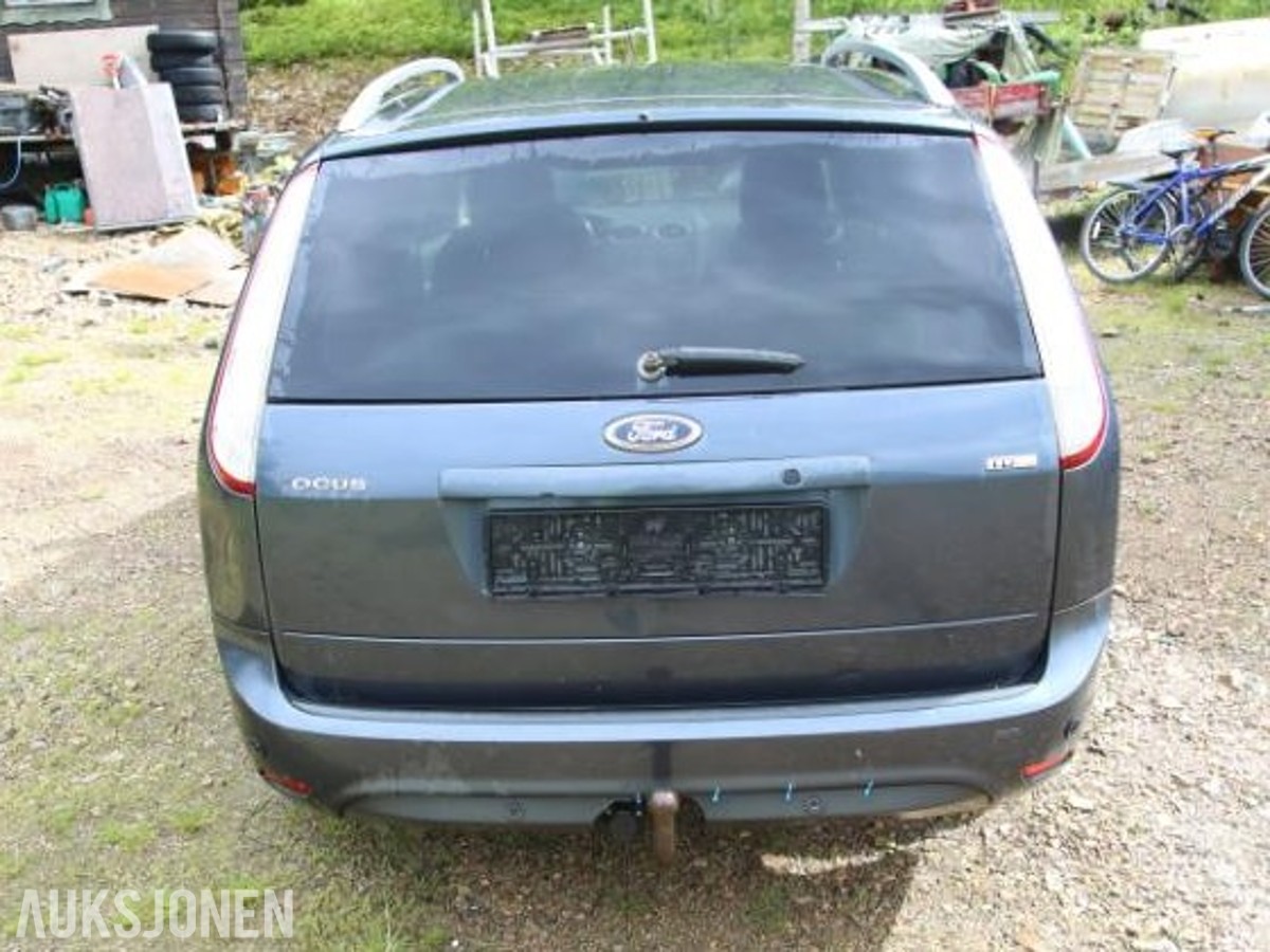 2010 Ford Focus 1.6 Bensin 109hk Cruisekontroll S+V dekk