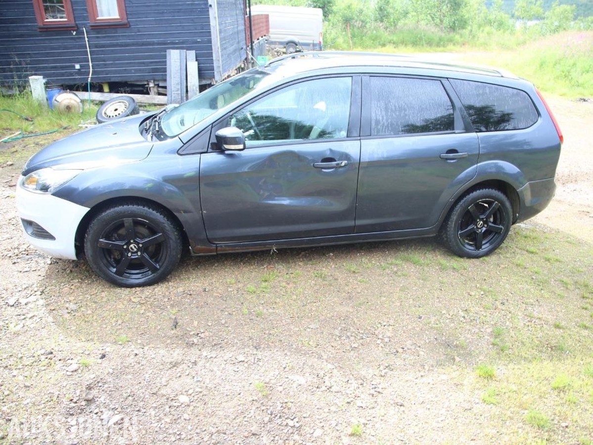 2010 Ford Focus 1.6 Bensin 109hk Cruisekontroll S+V dekk