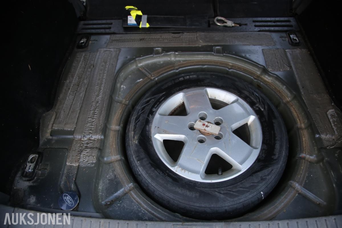 2010 Ford Focus 1.6 Bensin 109hk Cruisekontroll S+V dekk