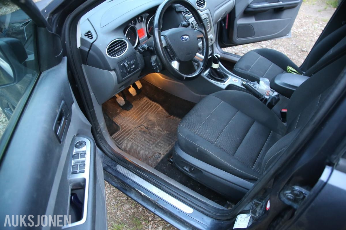 2010 Ford Focus 1.6 Bensin 109hk Cruisekontroll S+V dekk