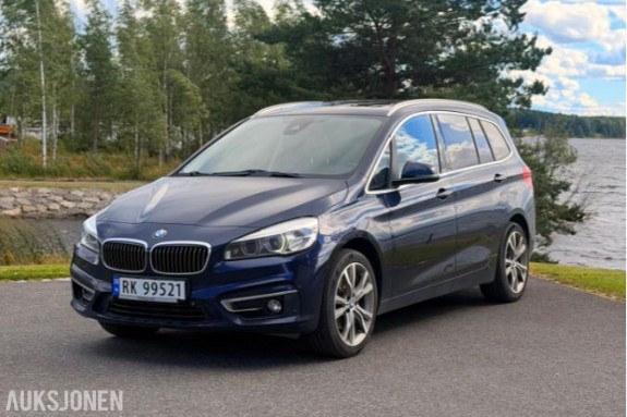 2016 BMW 218D GRAN TOURER 2.0 150hk automat 7 seter hengerfeste forvarmer motor soltak s+v dekk