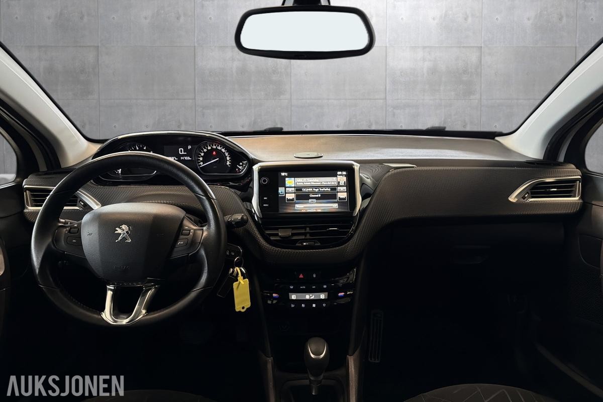 2016 Peugeot 2008 110 HK AUT 5-SETER PANO CRUISE LED-BAR