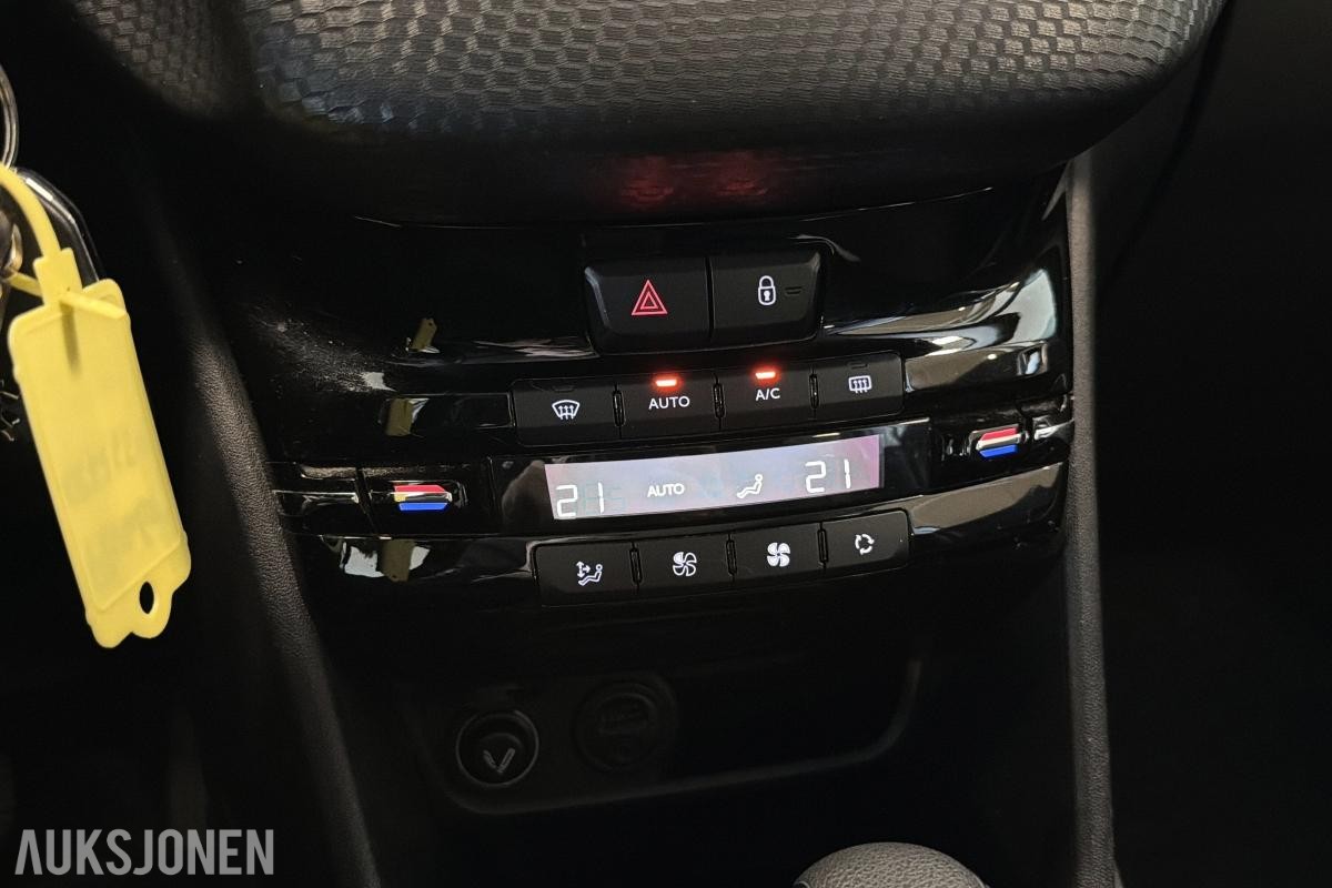 2016 Peugeot 2008 110 HK AUT 5-SETER PANO CRUISE LED-BAR