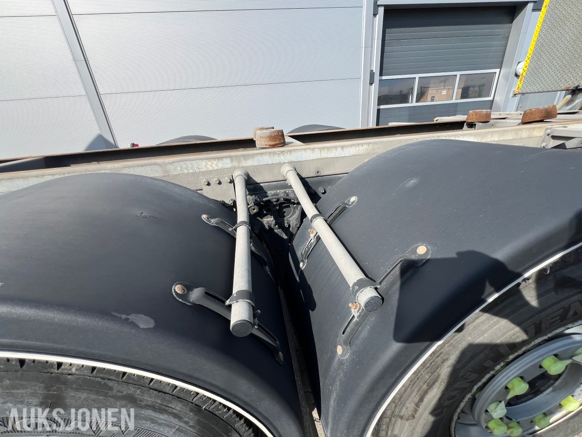 2021 Mercedes-Benz Actros 2635 6x2 vekselflakbil med Zepro bakløfter