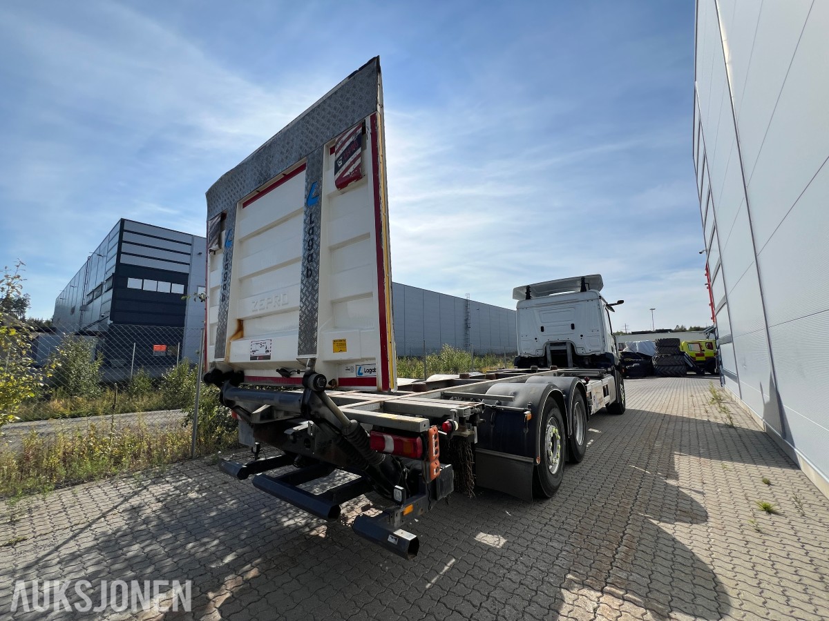 2021 Mercedes-Benz Actros 2635 6x2 vekselflakbil med Zepro bakløfter
