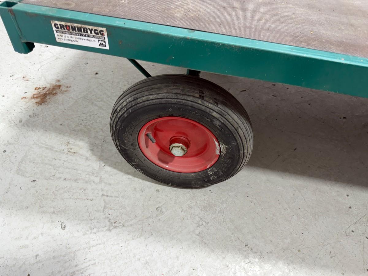Plattformvogn med 4 hjul og Jonex Sprinter sekketralle