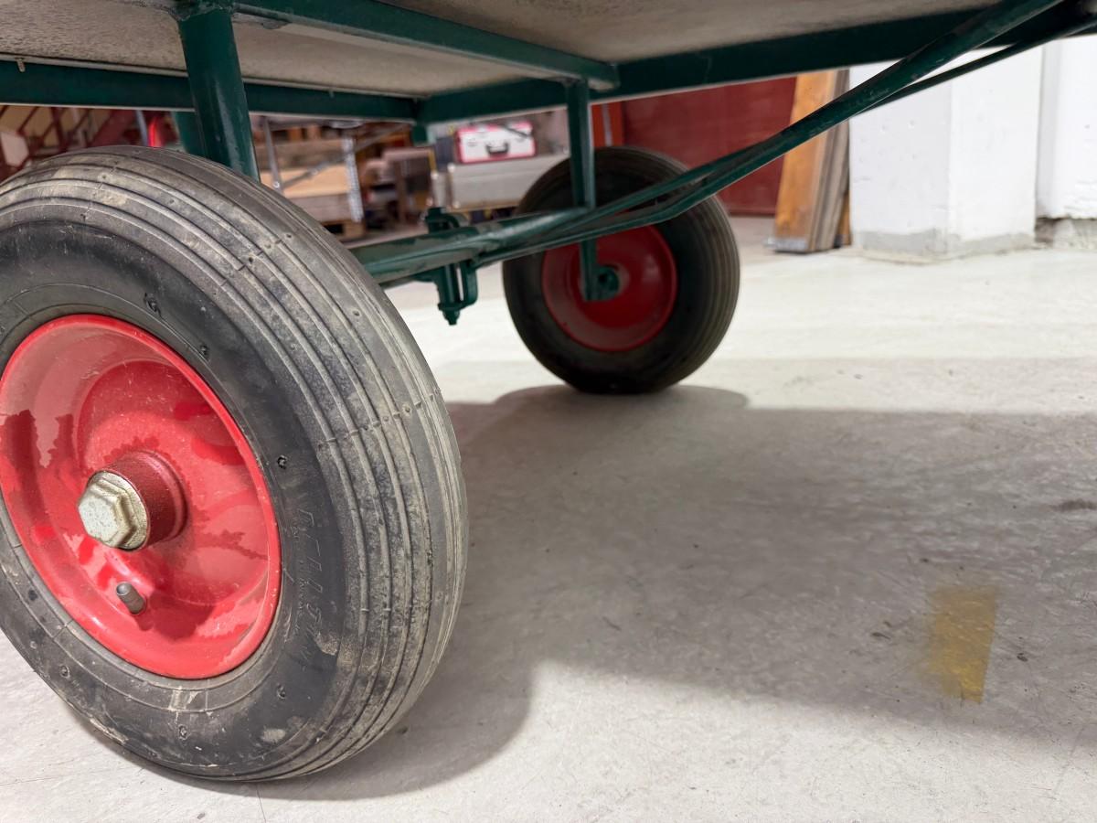 Plattformvogn med 4 hjul og Jonex Sprinter sekketralle