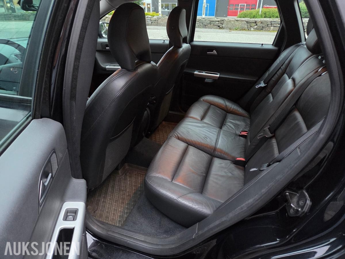 2012 Volvo V50 1,6D 114hk Manuell Bluetooth Aluminiumpedaler 128 400 km