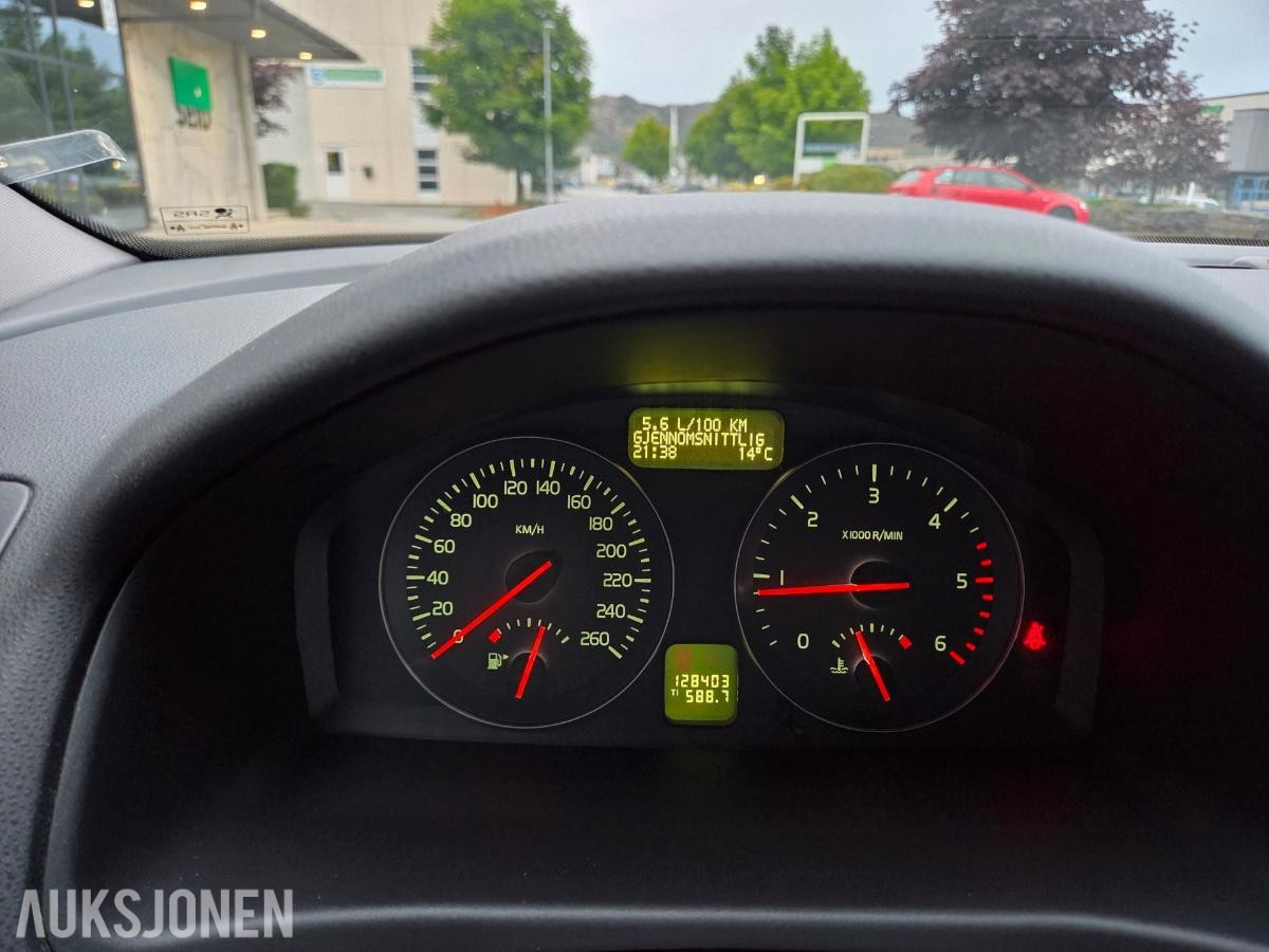 2012 Volvo V50 1,6D 114hk Manuell Bluetooth Aluminiumpedaler 128 400 km