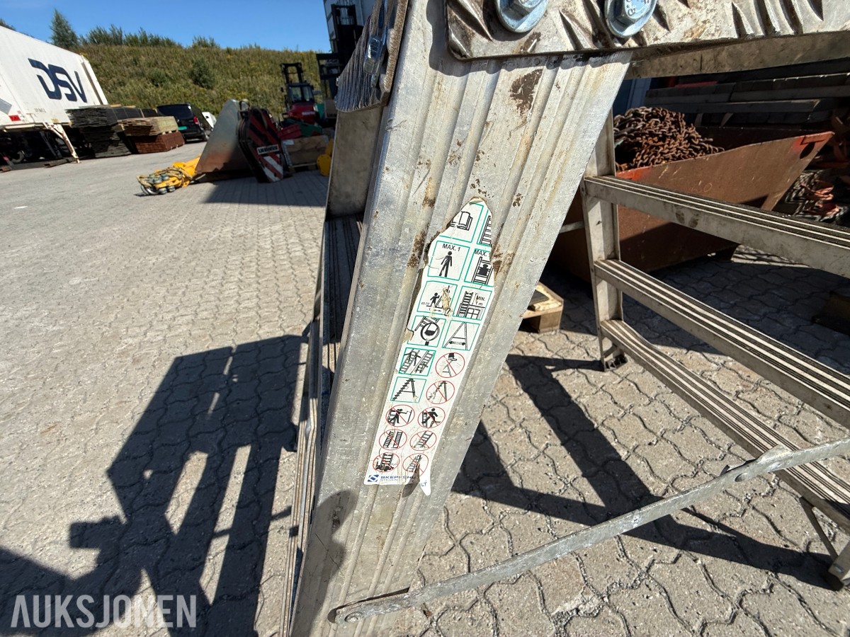 Arbeidsbukk/stige i aluminium