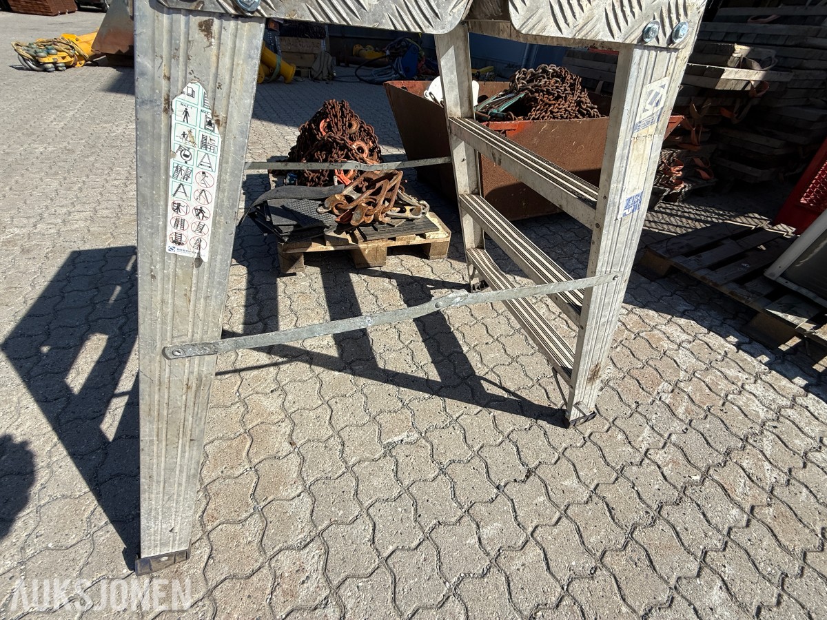 Arbeidsbukk/stige i aluminium