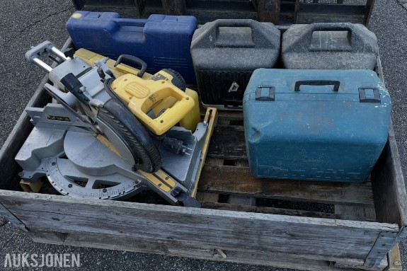 Pall med diverse el-verktøy - Dewalt kapp-/gjærsag, Makita sirkelsag, parkettsager og lasere