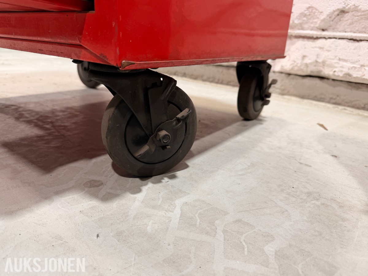 Teng Tools verktøyvogn med verktøykasser og håndverktøy