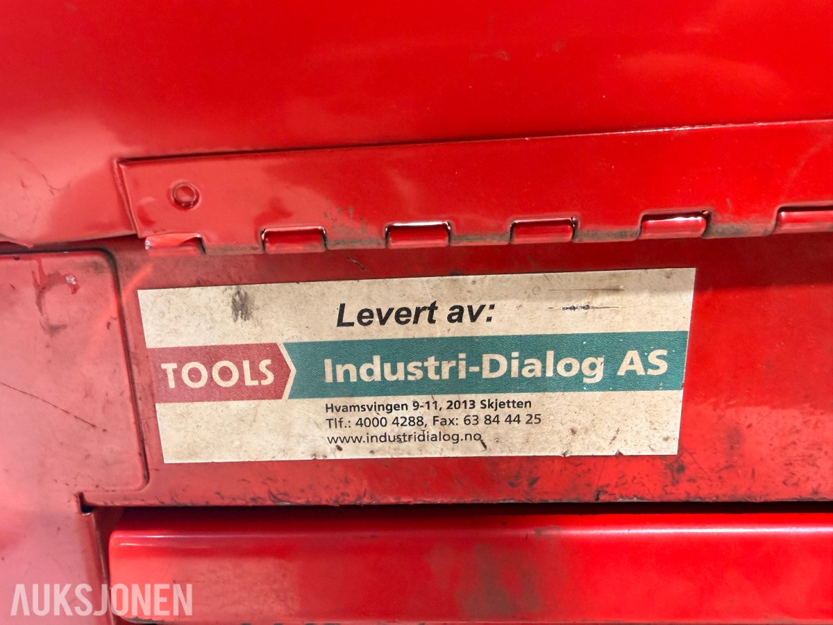 Teng Tools verktøyvogn med verktøykasser og håndverktøy