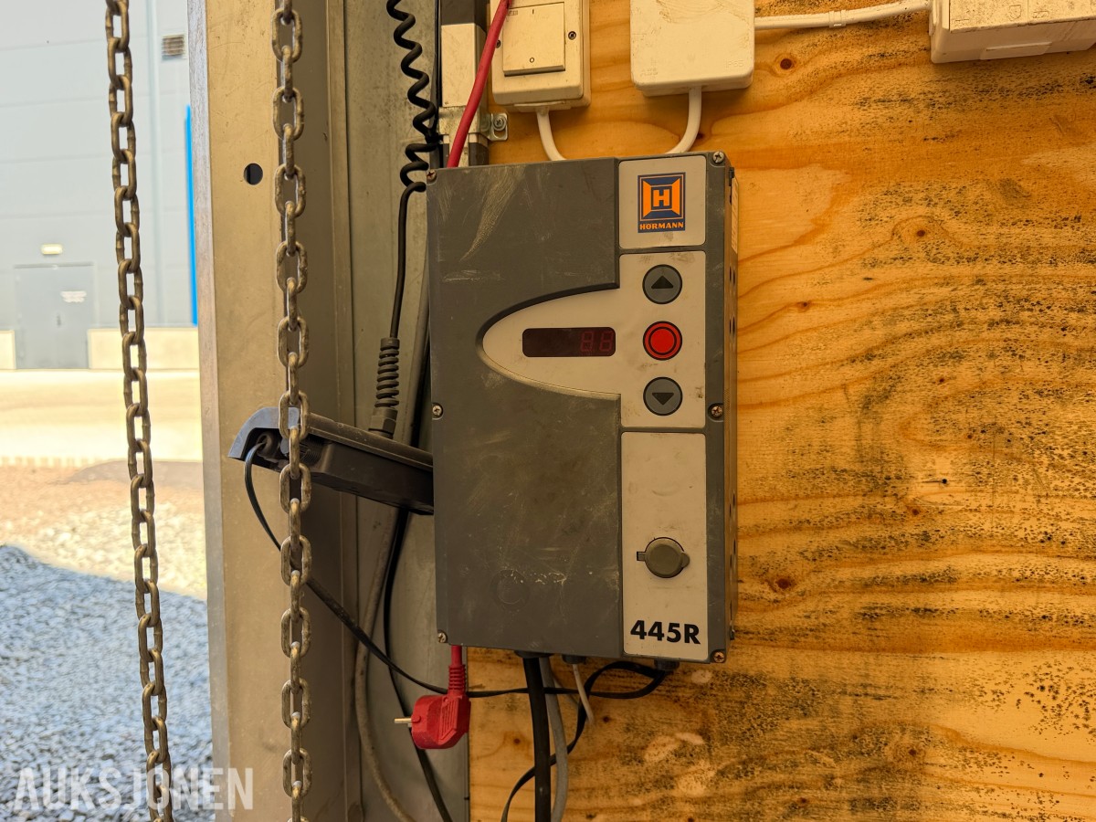 2014 RHA-Hall ventilert telt med elektrisk port / 10x21x3,35