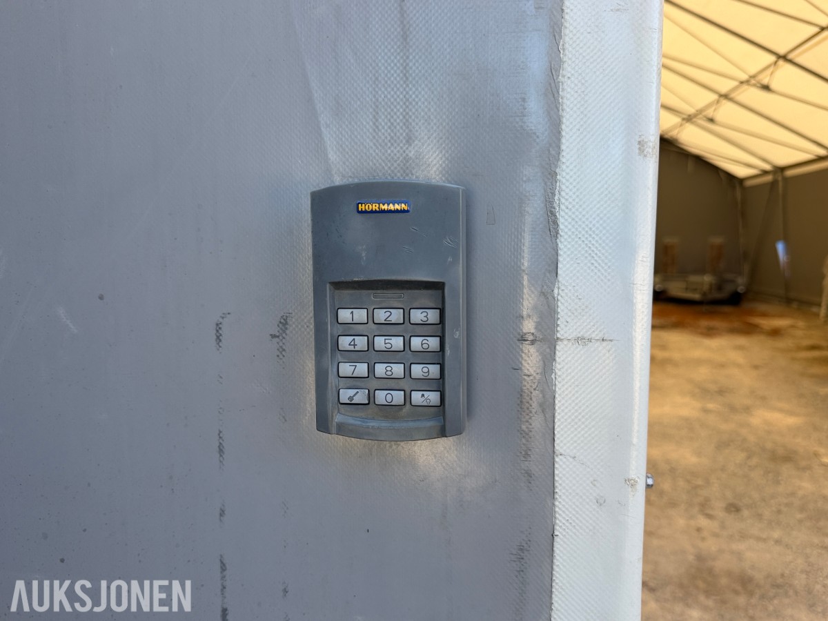 2014 RHA-Hall ventilert telt med elektrisk port / 10x21x3,35
