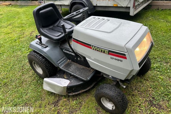 Gressklippertraktor – Briggs & Stratton Vanguard V2 14hk