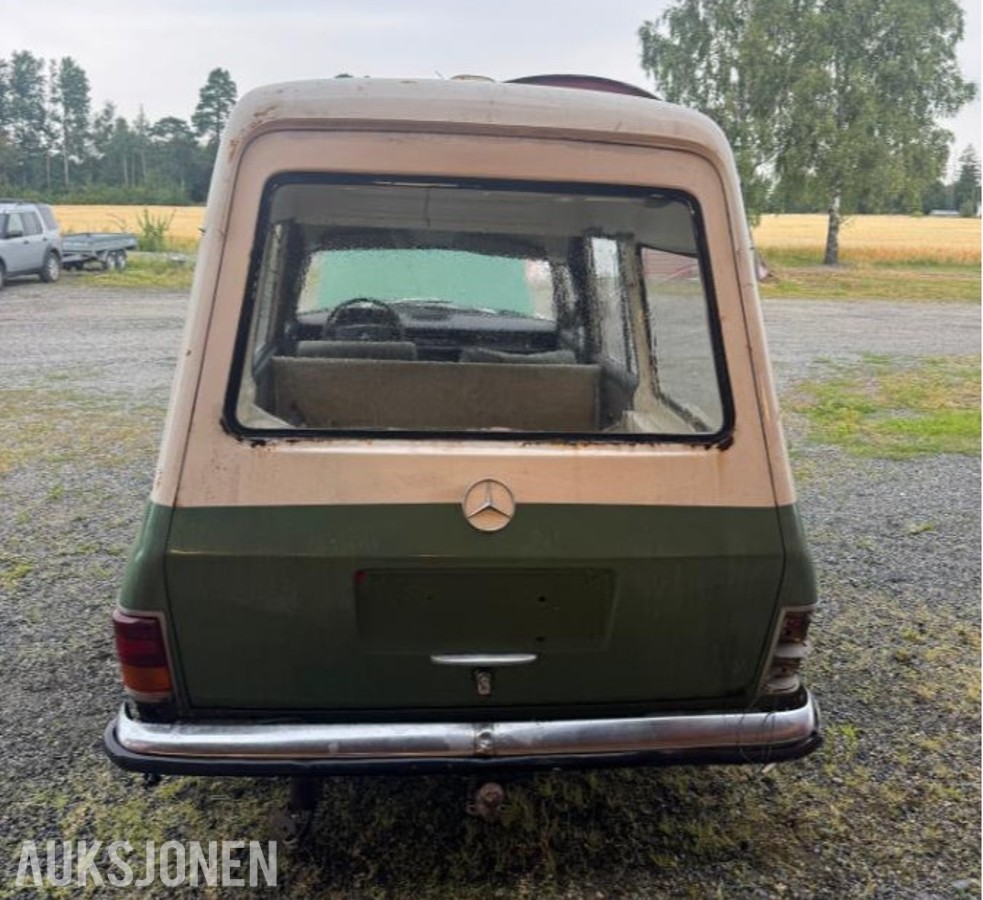 1975 Mercedes-Benz 230, 230 Diesel Ambulanse, Ukjent KM. Lokasjon Råde Østfold