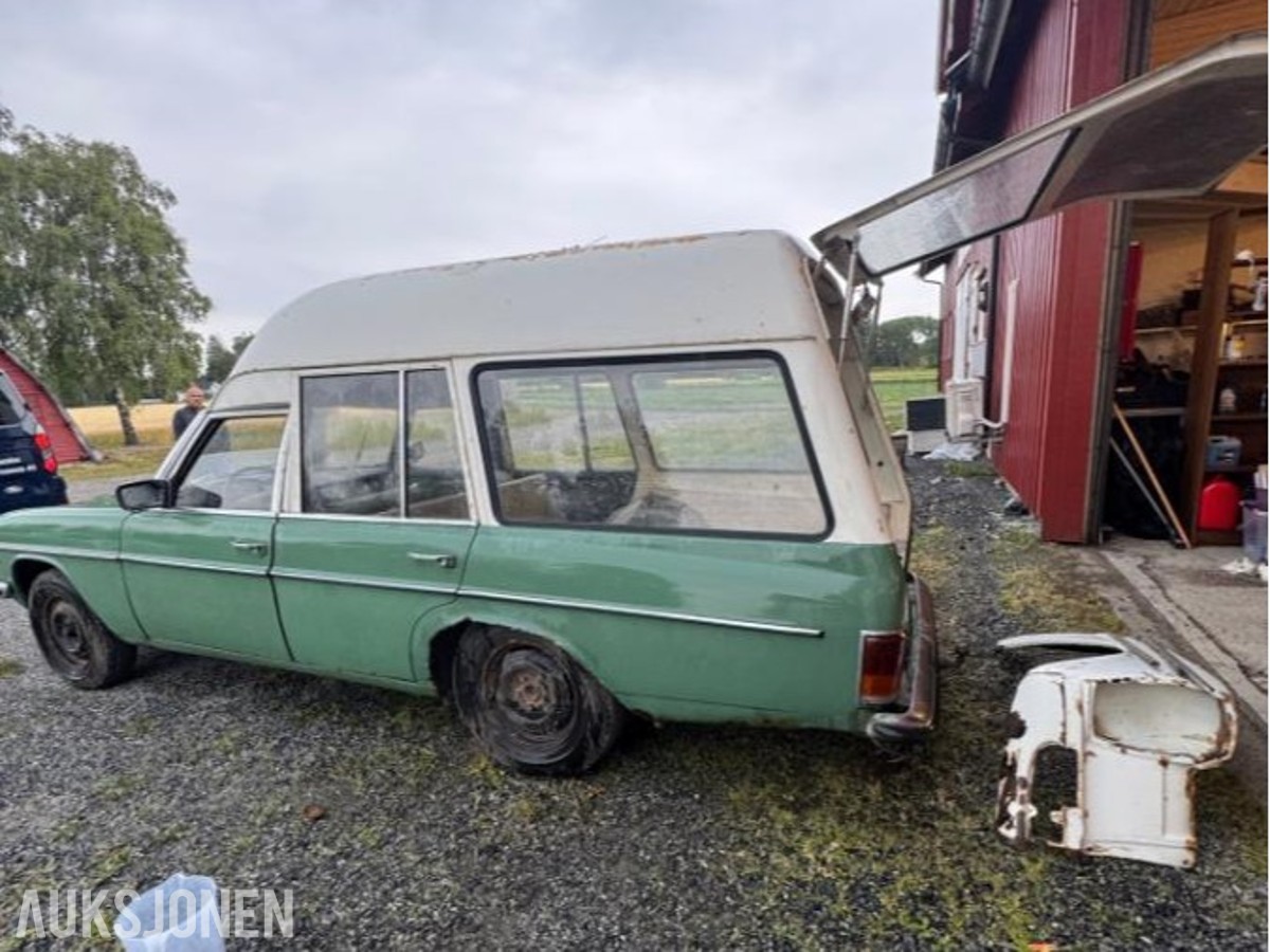 1975 Mercedes-Benz 230, 230 Diesel Ambulanse, Ukjent KM. Lokasjon Råde Østfold