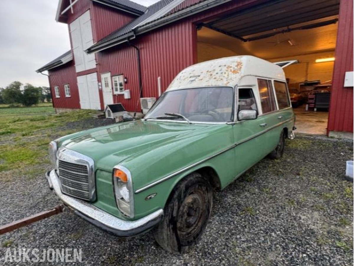 1975 Mercedes-Benz 230, 230 Diesel Ambulanse, Ukjent KM. Lokasjon Råde Østfold
