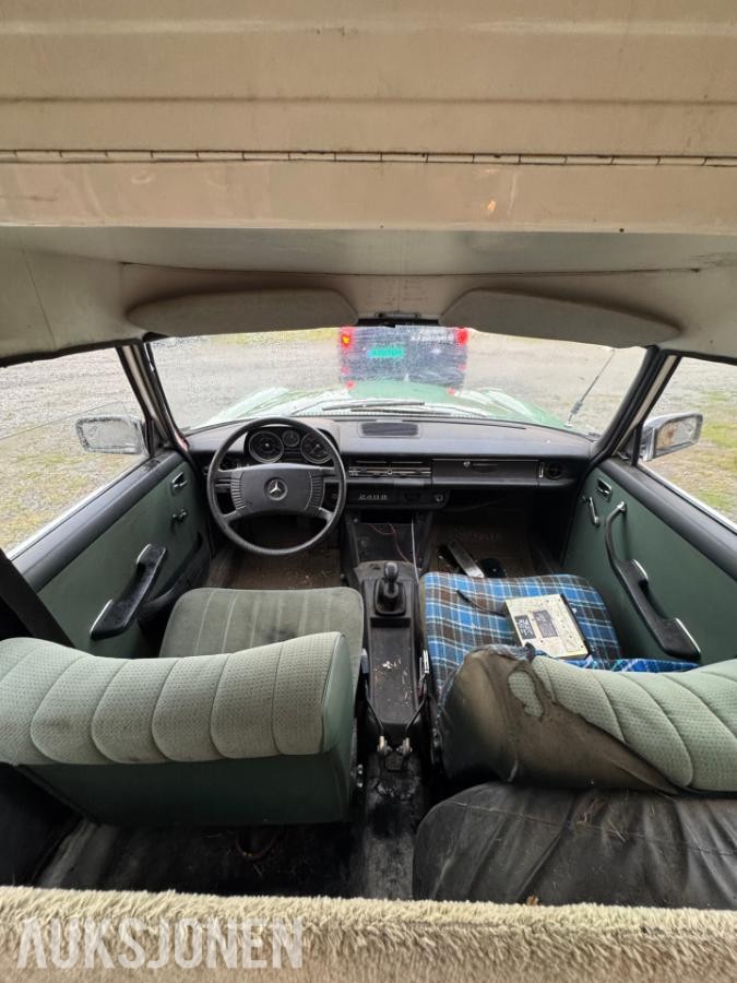 1975 Mercedes-Benz 230, 230 Diesel Ambulanse, Ukjent KM. Lokasjon Råde Østfold