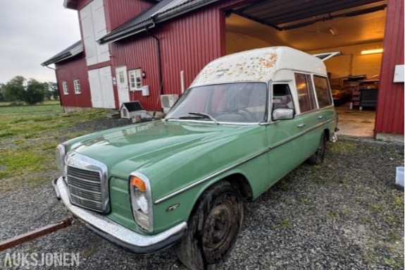 1975 Mercedes-Benz 230, 230 Diesel Ambulanse, Ukjent KM. Lokasjon Råde Østfold
