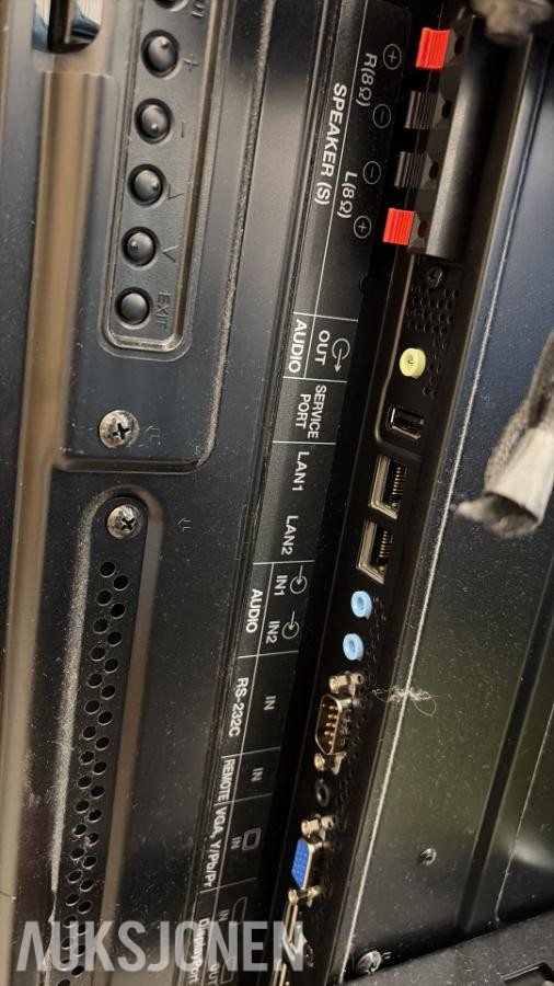 4 stk. NEC MultiSync X464UN 46” profesjonelle skjermer med veggfeste