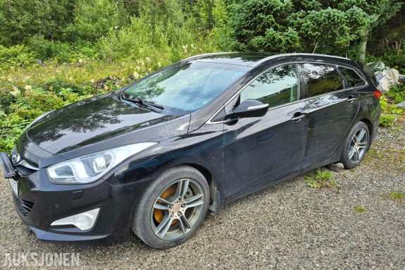 2012 Hyundai i40 1.7 Diesel 136hk Panorama soltak, ryggekamera, s+v dekk