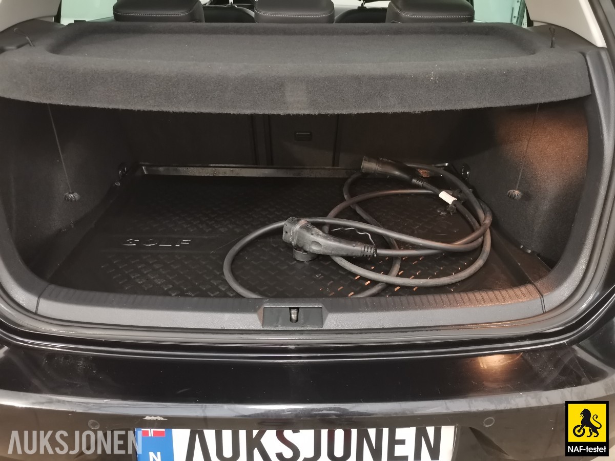 2019 Volkswagen E-GOLF 136 HK ACC VARMEPUMPE KAMERA LED SKINN FJERNLYSASSISTENT