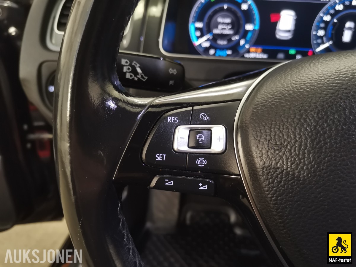 2019 Volkswagen E-GOLF 136 HK ACC VARMEPUMPE KAMERA LED SKINN FJERNLYSASSISTENT