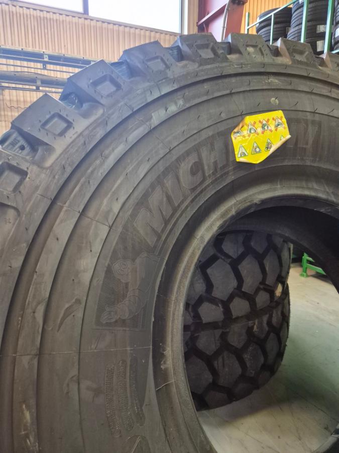 4 STK MICHELIN X-TRACTION 21.00R33 E4T tipptruckdekk / dekk til tipptruck