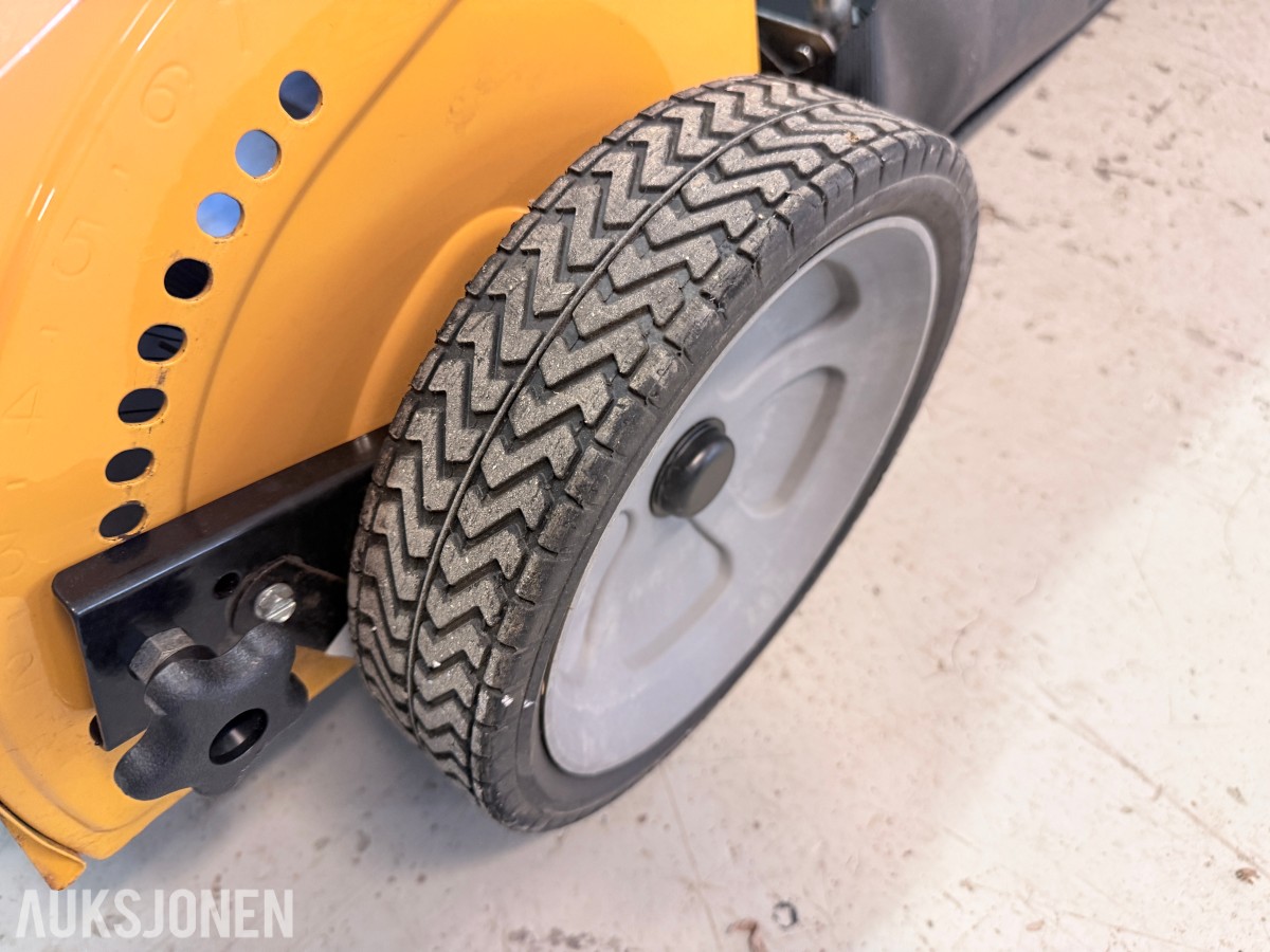 Cub Cadet oppsamlingsvogn