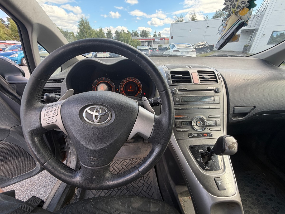 2008 Toyota AURIS 1.4-90 D /EU-OK / H.feste / Automat / 1-eiers bil