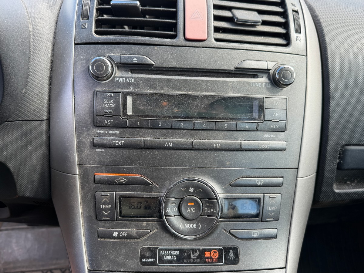 2008 Toyota AURIS 1.4-90 D /EU-OK / H.feste / Automat / 1-eiers bil