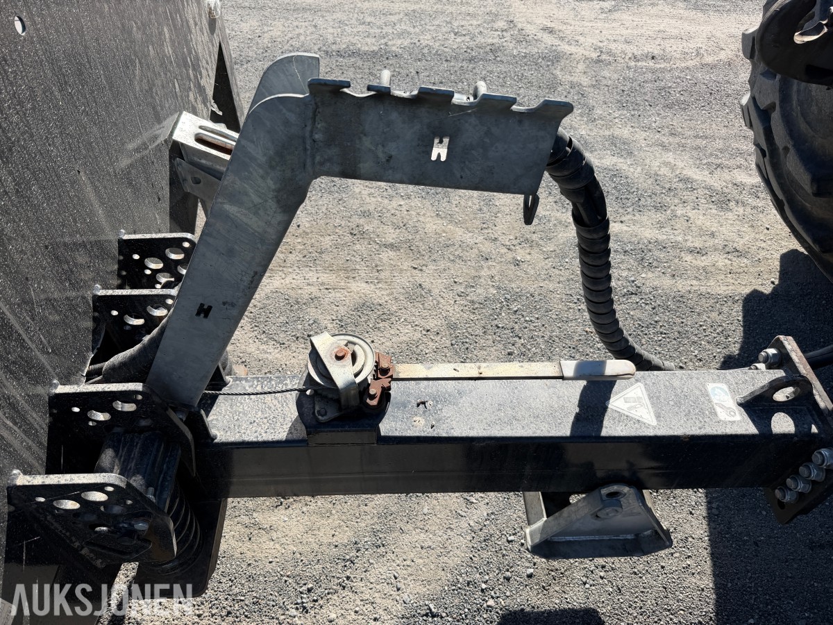 2025 Chieftain 3-akslet maskinhenger for traktor m/kulekobling