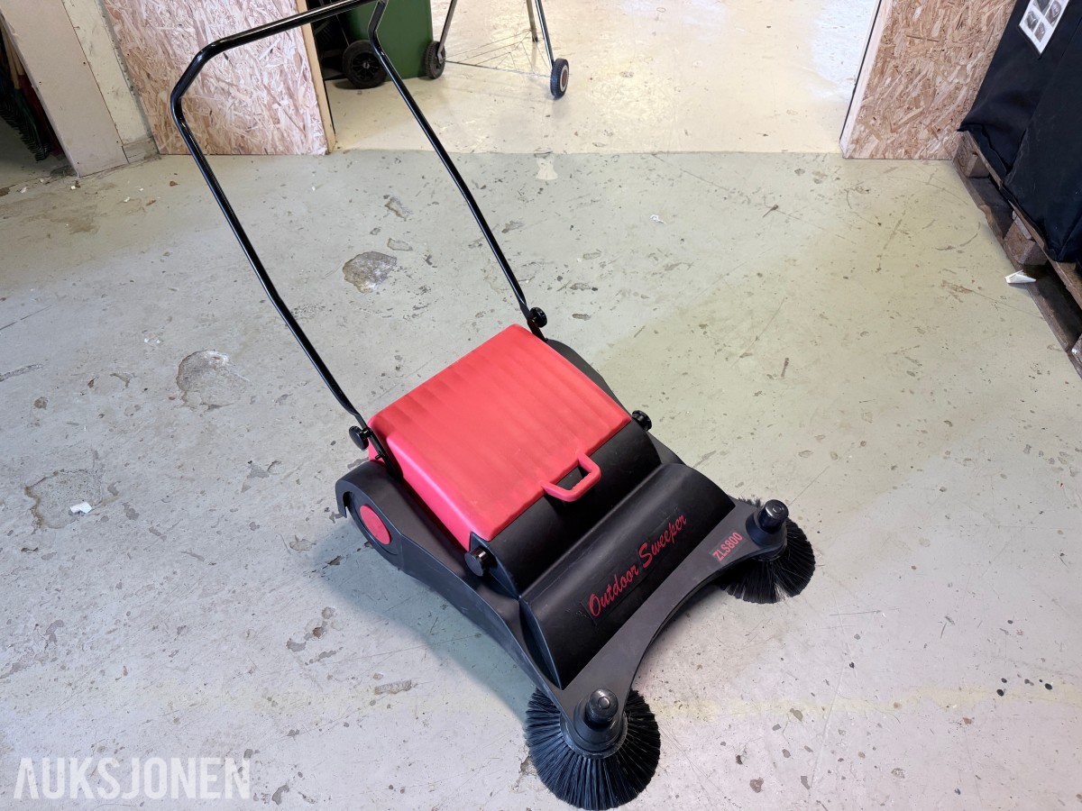 Manuell feiemaskin med oppsamler – Outdoor Sweeper ZLS800