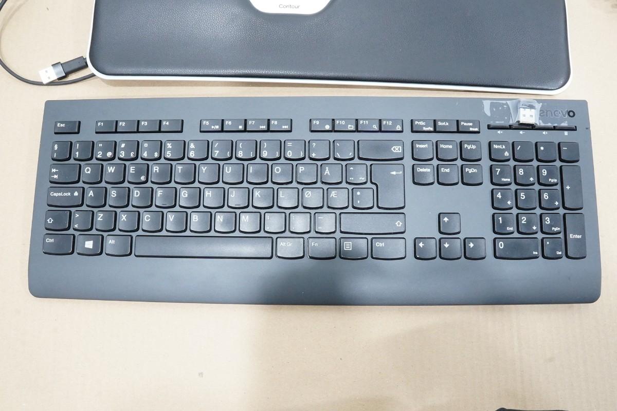 2024 Lenovo ThinkVision P49w-30 49 tommer ultrawide skjerm med tilbehør