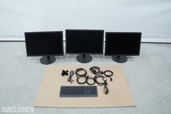 3 stk Lenovo T2454pA skjermer med Logitech webkamera, tastatur, mus og kabler