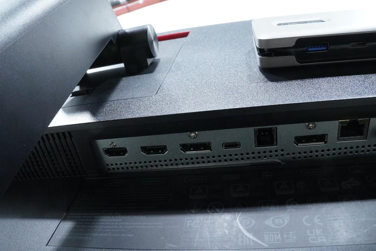 Lenovo ThinkVision - P34w-20 og P27h-20 skjermer med tilbehør