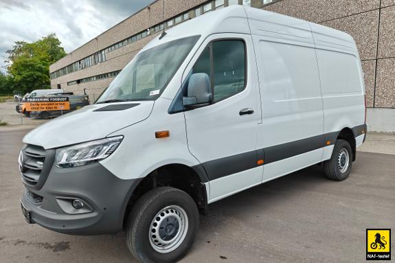 2025 Mercedes-Benz Sprinter 319 CDI 4x4 AUT ACC HENGERFESTE VARMER KAMERA GARANTI 