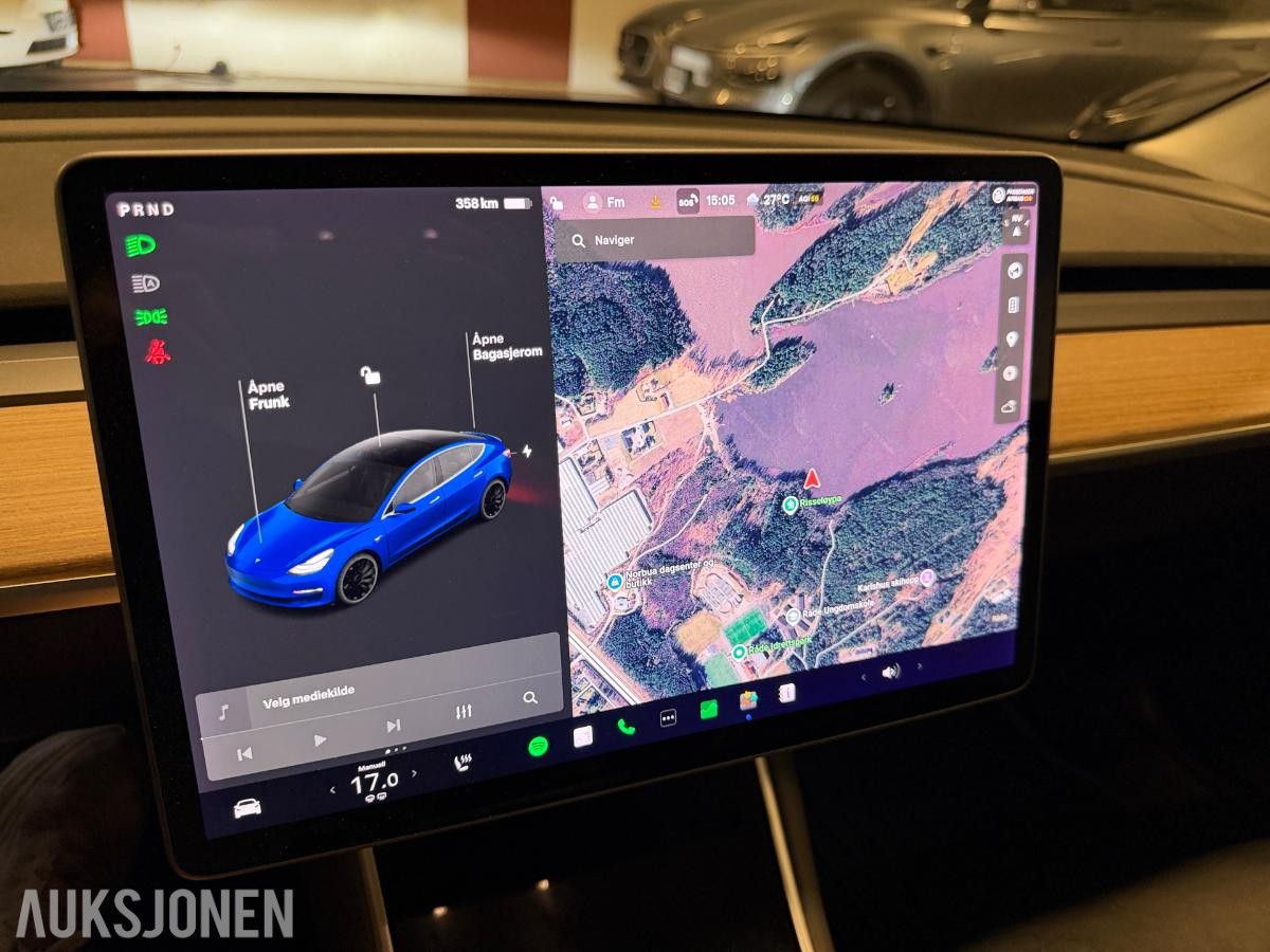 2019 Tesla Model 3 AWD – Hengerfeste – Lekker farge