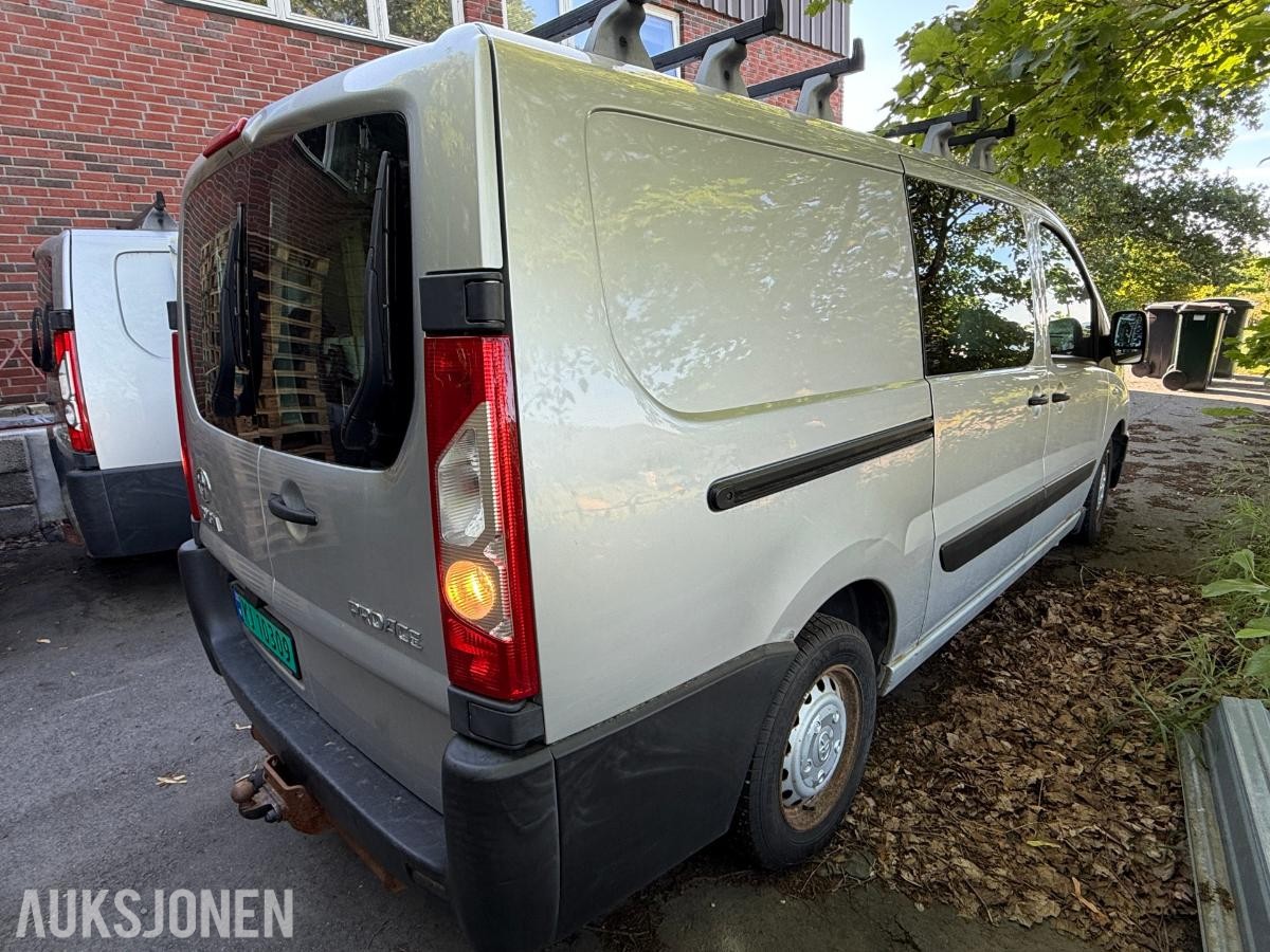 2014 Toyota ProAce 2.0 D 128 HK LANG HENGERFESTE SKYVEDØRER 