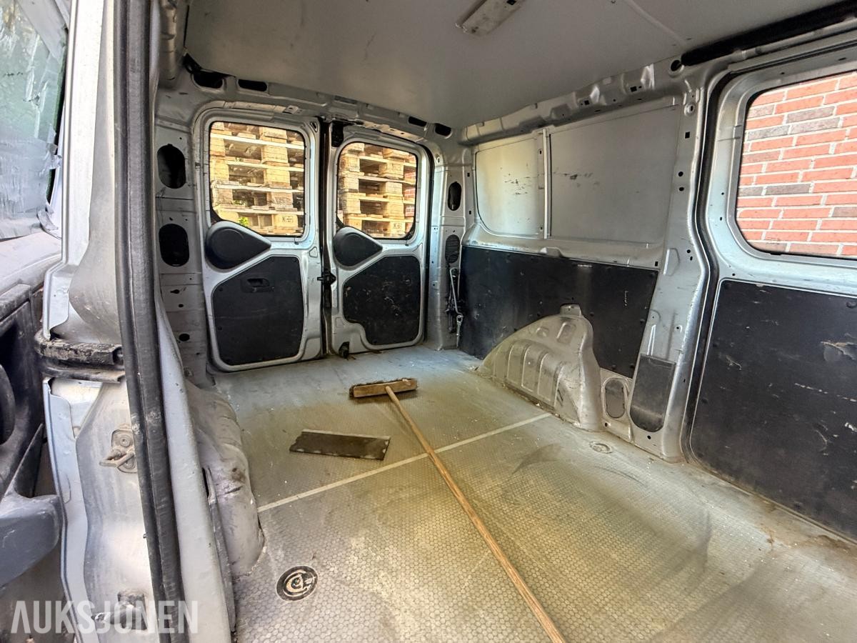 2014 Toyota ProAce 2.0 D 128 HK HENGERFESTE TAKSTATIV SKYVEDØRER