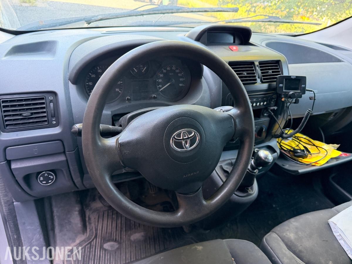 2014 Toyota ProAce 2.0 D 128 HK HENGERFESTE TAKSTATIV SKYVEDØRER