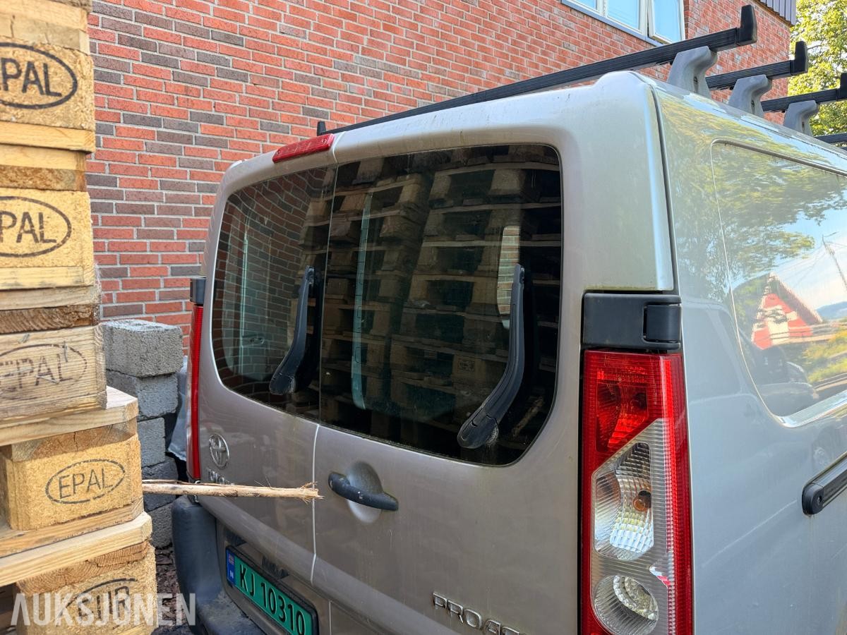 2014 Toyota ProAce 2.0 D 128 HK HENGERFESTE TAKSTATIV SKYVEDØRER