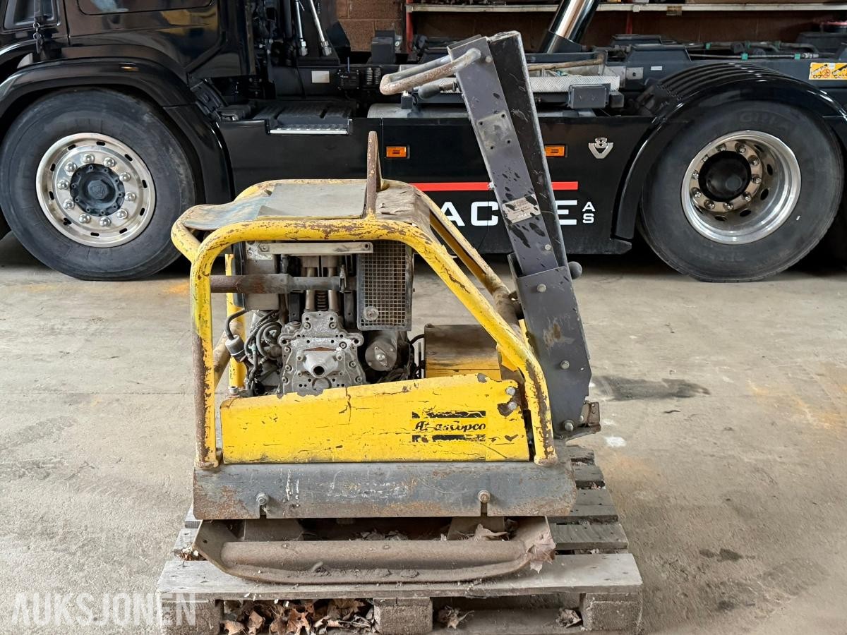 Atlas Copco vibroplate med Hatz 1D81Z-motor - reparasjonsobjekt/delemaskin