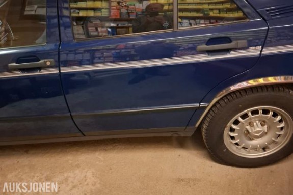 1985 Mercedes-Benz  190 E 2.0-0