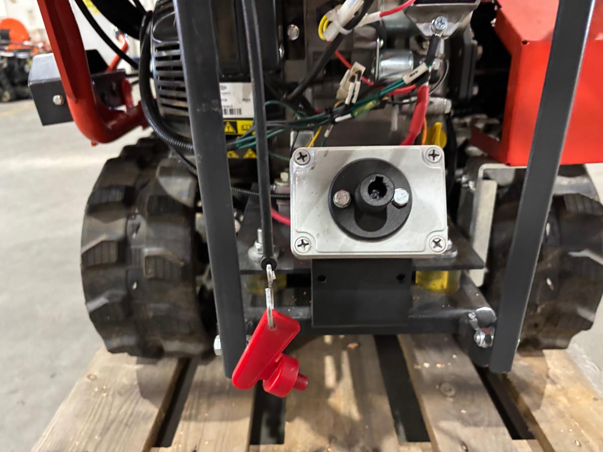 2025 SZ130E beltegående flishugger –  Briggs & Stratton 13,5 HK – Prosjektmaskin